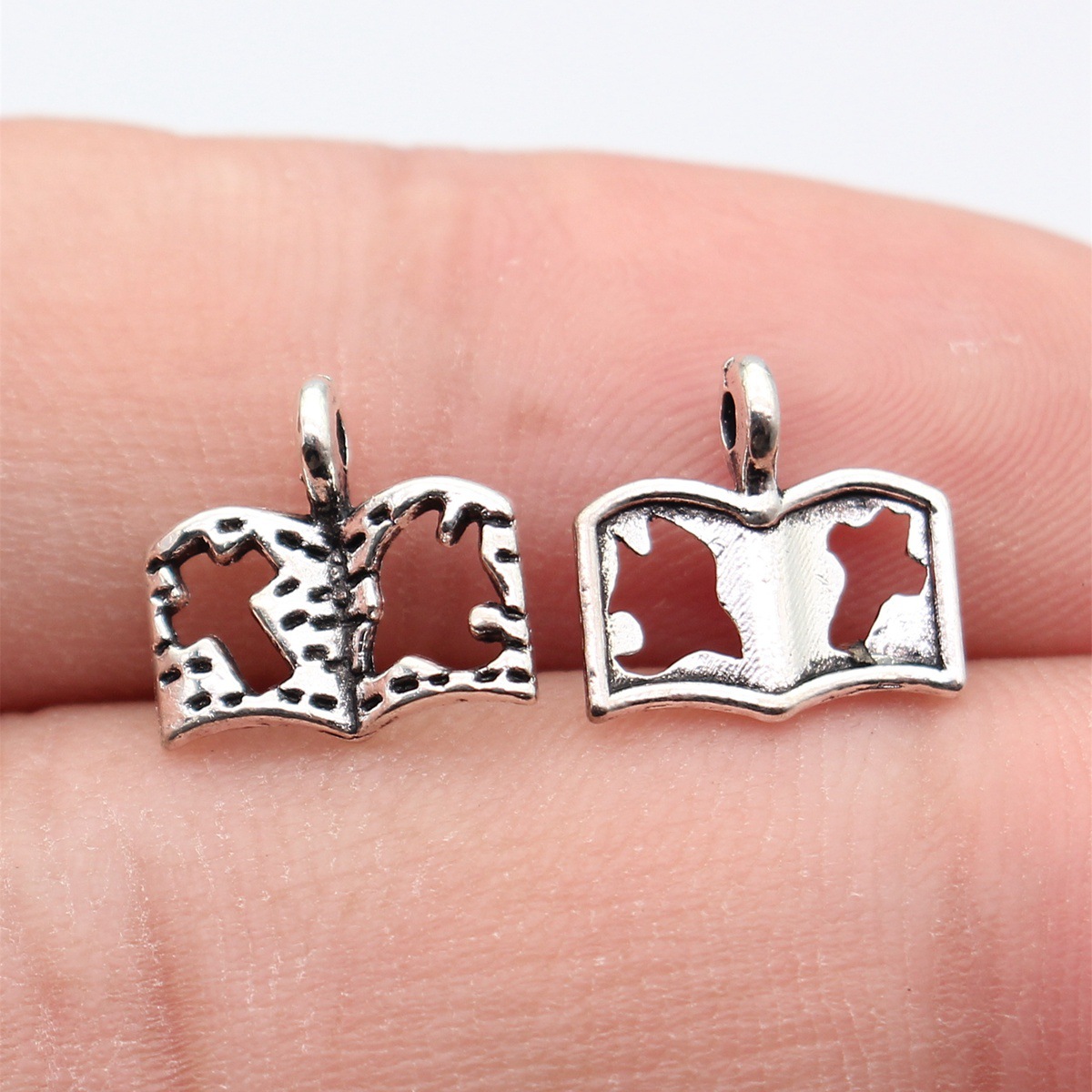 80 Pezzi Ciondoli a Forma di C - Jewelry Making Books recensione e prezzo