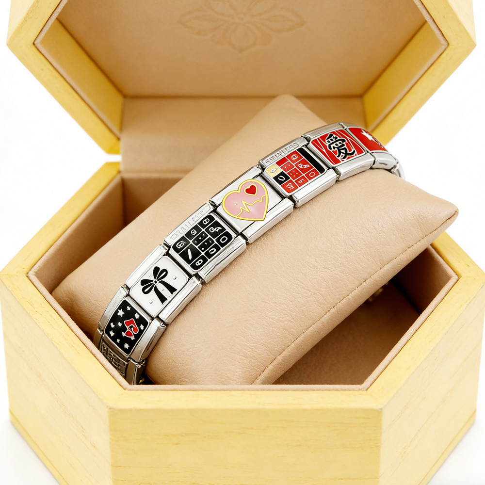 Nuovo Design Charm a Forma di  - Jewelry Making Newcastle recensione e prezzo